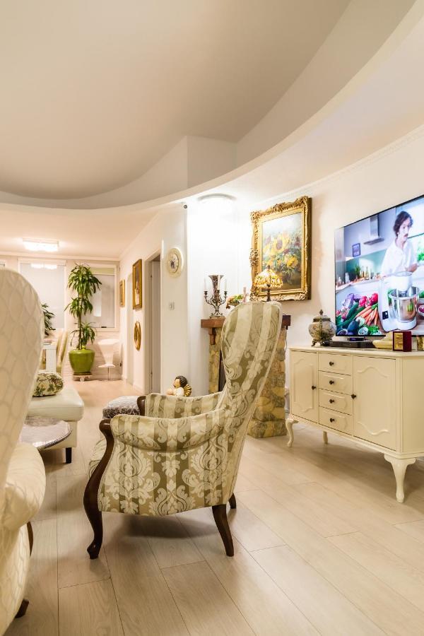 Luxury Apartment Sara أوماغ المظهر الخارجي الصورة